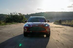 Aston Martin DBX 2020 года