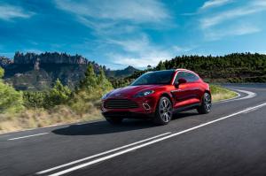 Aston Martin DBX 2020 года