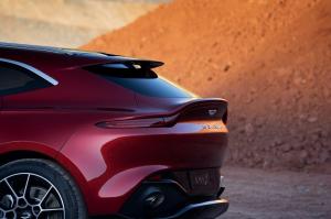 Aston Martin DBX 2020 года