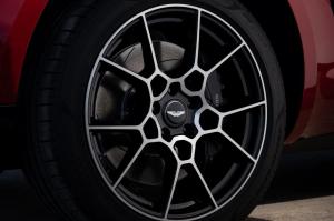 Aston Martin DBX 2020 года