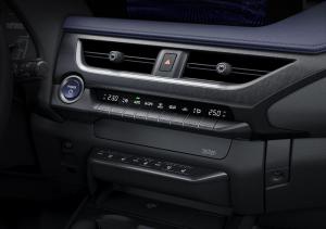 Lexus UX300e 2020 года