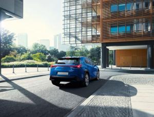 Lexus UX300e 2020 года
