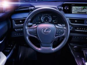 Lexus UX300e 2020 года