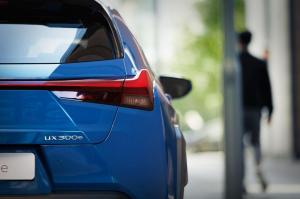 Lexus UX300e 2020 года