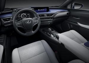 Lexus UX300e 2020 года