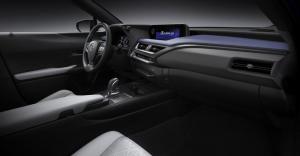 Lexus UX300e 2020 года