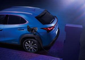 Lexus UX300e 2020 года
