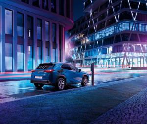 Lexus UX300e 2020 года