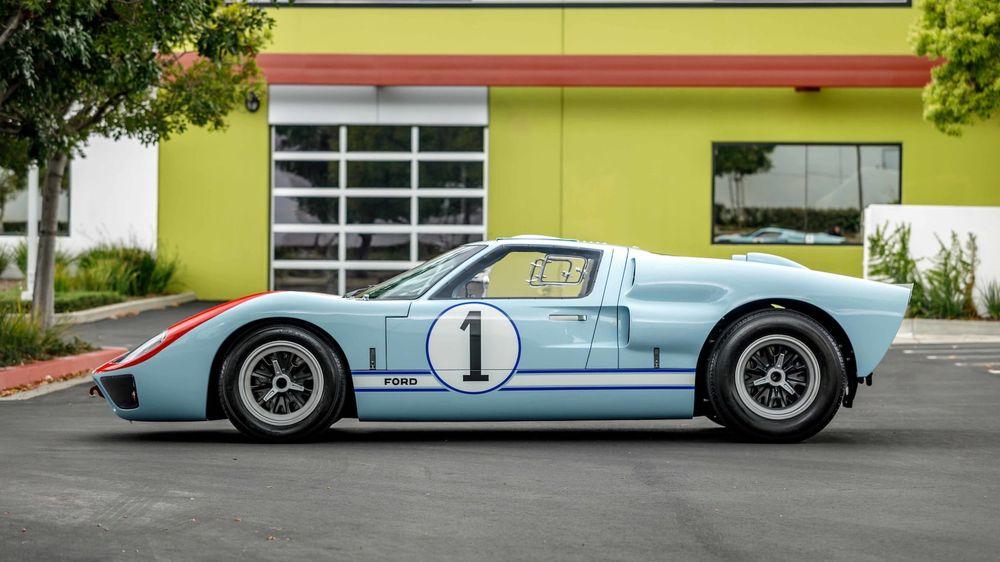 Ford GT40 built for from Ford v Ferrari by Superformance 1966 года