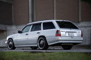 Mercedes-Benz 300 TE 4Matic 1993 года