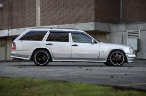 Mercedes-Benz 300 TE 4Matic 1993 года