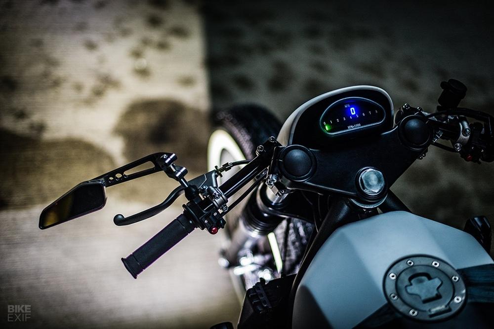 BMW K1100 by Vilnius Moto House