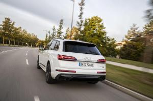 Audi Q7 60 TFSI e Quattro S-Line 2019 года