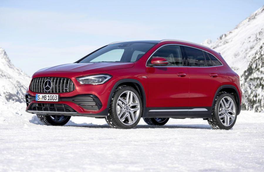 Обновленный Mercedes GLA приобрел черты вседорожника