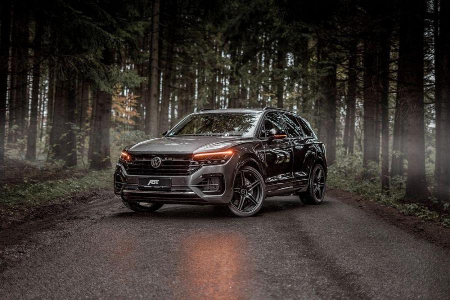 Volkswagen Touareg прибавит мощности и обновит салон