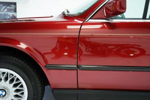 BMW 325i Convertible в цвете Calypso Red 1990 года