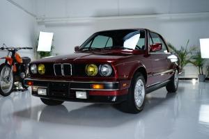 BMW 325i Convertible в цвете Calypso Red 1990 года