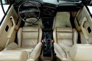 BMW 325i Convertible в цвете Calypso Red 1990 года
