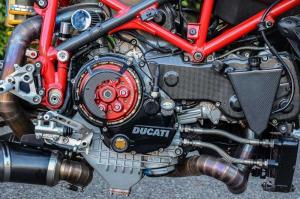 Ducati 999 by 4Bulloni