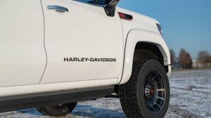 2020 GMC Sierra AT4 Crew Cab Harley-Davidson Edition (Summit White)