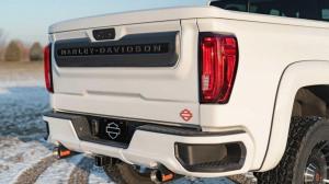2020 GMC Sierra AT4 Crew Cab Harley-Davidson Edition (Summit White)