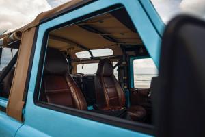 Land Rover Defender готов покорять пески