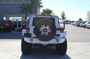 Jeep Wrangler Unlimited 6-Wheels 2016 года