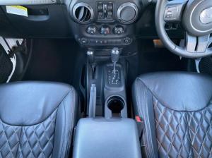 Jeep Wrangler Unlimited 6-Wheels 2016 года