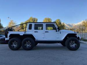 Jeep Wrangler Unlimited 6-Wheels 2016 года