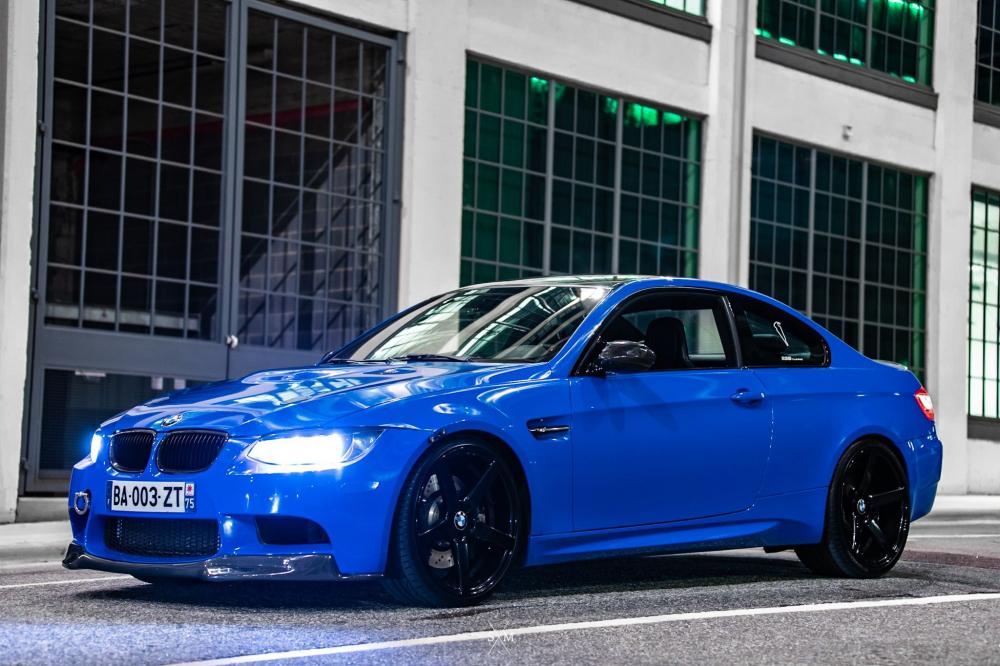 BMW M3 Competition 2011 года в ярком голубом цвете с внушительным потенциалом
