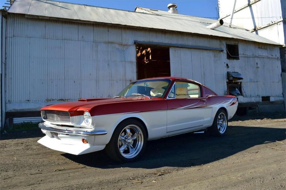Кастомный Ford Mustang Fastback 1966 года доведенный до совершенства