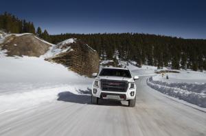 GMC Yukon AT4 2020 года