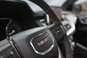 GMC Yukon AT4 2020 года