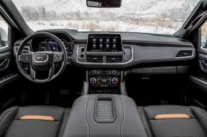 GMC Yukon AT4 2020 года