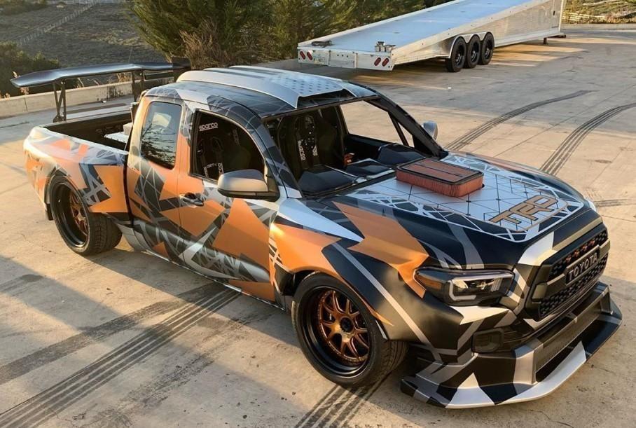 Пикап Toyota переквалифицировался в дрифт-кар