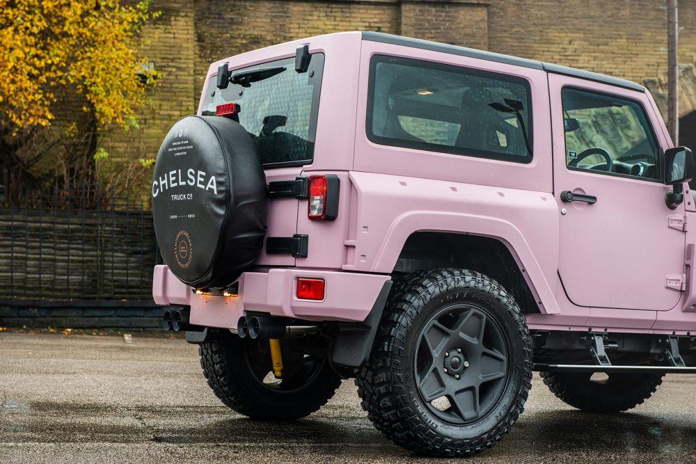 Jeep Wrangler розовый