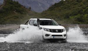 Nissan Navara пройдет брод в 80 сантиметров