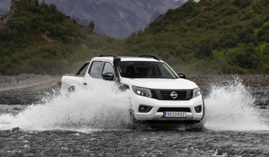 Nissan Navara пройдет брод в 80 сантиметров