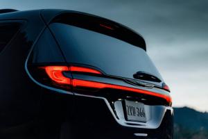 Chrysler Pacifica Limited S Appearance Package AWD 2020 года