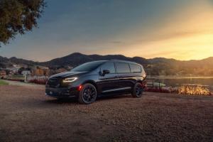 Chrysler Pacifica Limited S Appearance Package AWD 2020 года