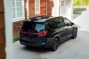Chrysler Pacifica Limited S Appearance Package AWD 2020 года