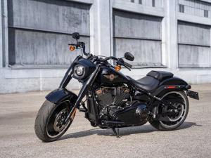 Harley-Davidson Fat Boy из «Терминатора 2» предстал в праздничном облике