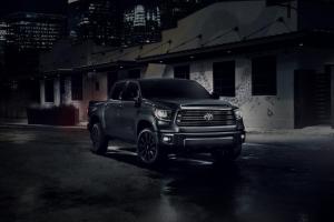 Toyota Tundra Nightshade CrewMax 2020 года