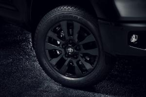 Toyota Tundra Nightshade CrewMax 2020 года