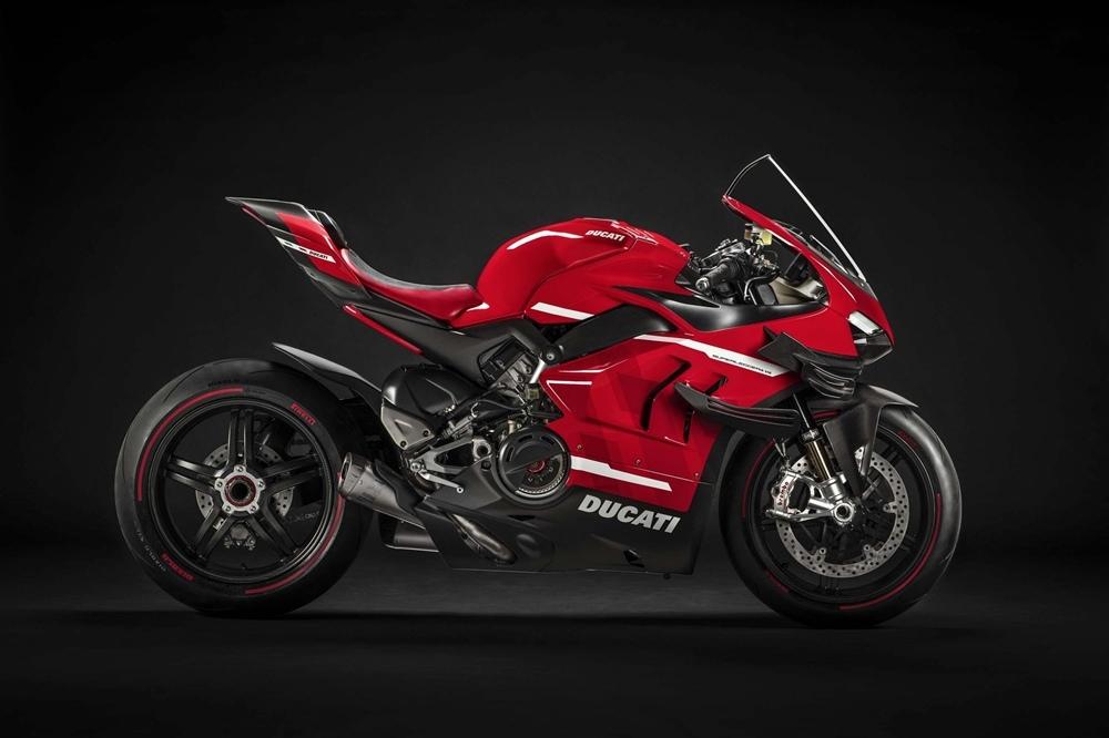 Новый Ducati Superleggera V4 2020 года