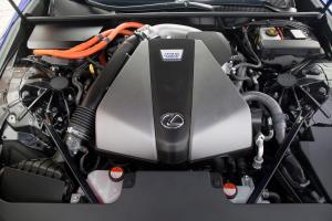 Lexus LC500h 2017 года
