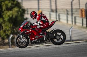 Ducati Superleggera V4 2020 года