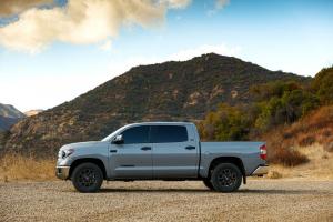 Toyota Tundra Trail CrewMax 2020 года