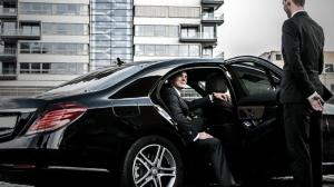 Как арендовать авто с водителем?