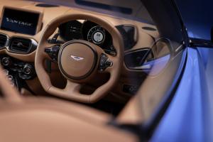 Aston Martin Vantage Roadster 2020 года